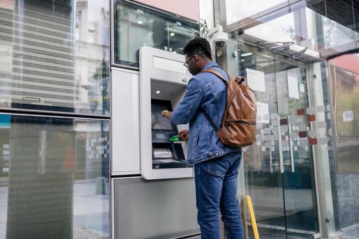 How to Avoid Roaming and ATM Fees Abroad
