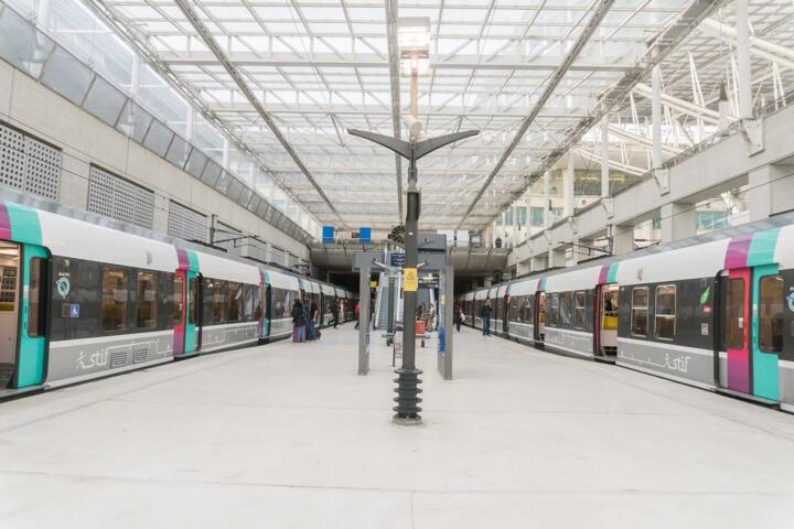 Paris Airport Transfers: RER vs Taxi vs Metro