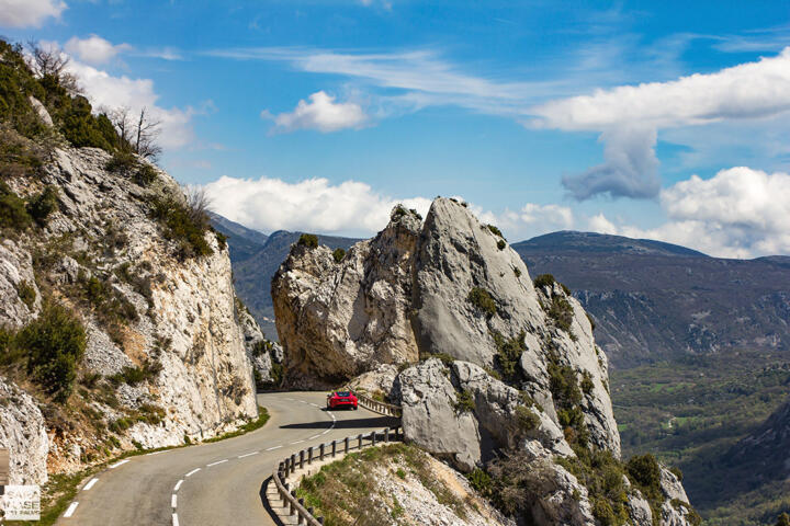 7-Day Europe Route: Minimizing Border Delays
